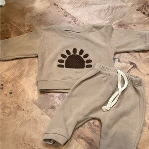 Wyld Bub Sweatshirt and Joggers Sets